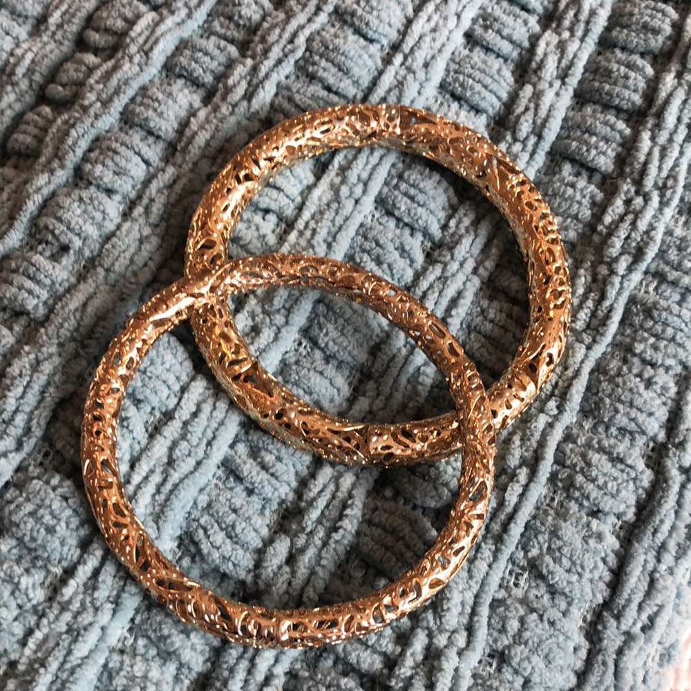 Kendra Scott Gold Filigree bangle set